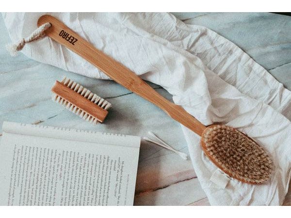 Wet Dry Body Brush - Long Handle compostable wet dry body brush with replaceable head Zefiro   