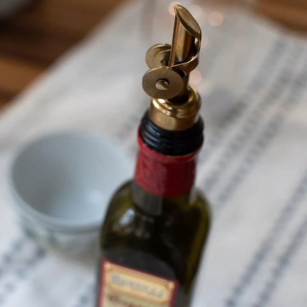 Self Closing Pour Spout for Glass Bottles