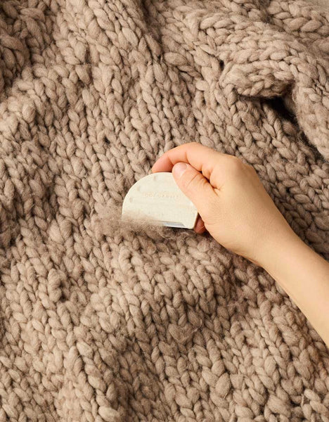 Sweater De-Pilling Comb & Fuzz Remover
