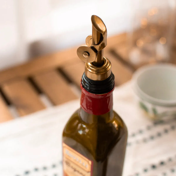 Self Closing Pour Spout for Glass Bottles