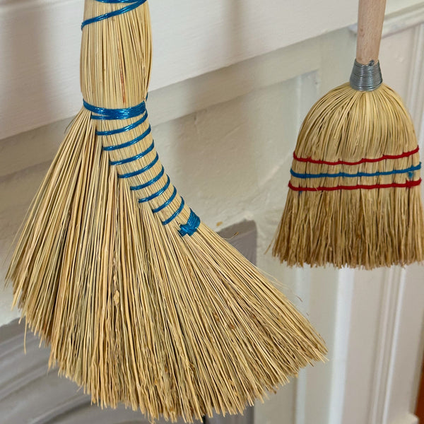 Curved Dutch Rice Straw Hand Brush