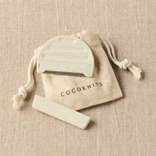 Sweater De-Pilling Comb & Fuzz Remover