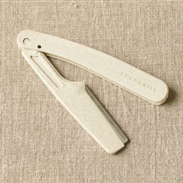 Sweater De-Pilling Comb & Fuzz Remover