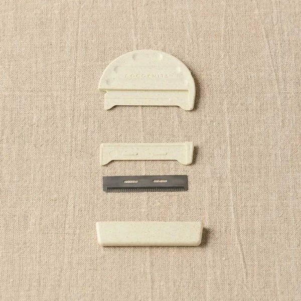 Sweater De-Pilling Comb & Fuzz Remover