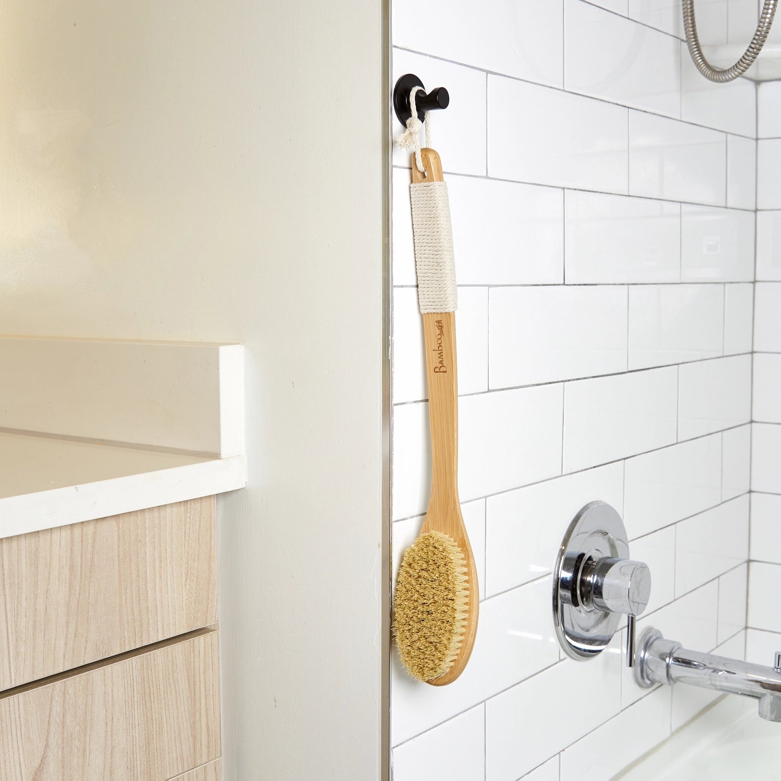 Sisal Bamboo Dry Brush- Curved Long Handle